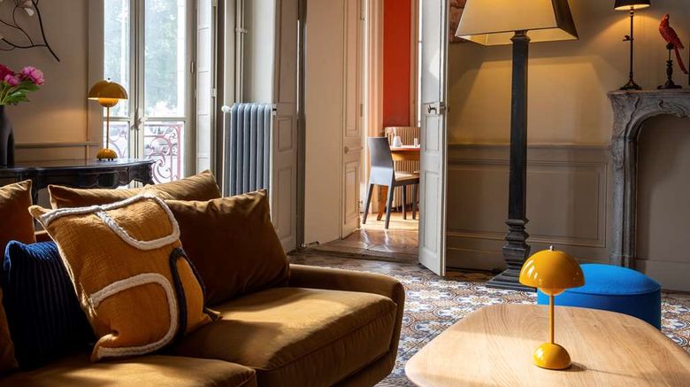 <b>Best Western d'Europe et d'Angleterre Lobby</b>. Images powered by <a href="https://iceportal.shijigroup.com/" title="IcePortal" target="_blank">IcePortal</a>.