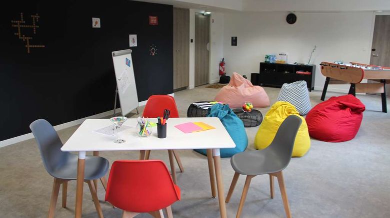 <b>Best Western Plus Paris Velizy Meeting</b>. Images powered by <a href="https://iceportal.shijigroup.com/" title="IcePortal" target="_blank">IcePortal</a>.