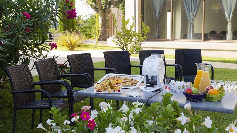 <b>Best Western Plus  Elixir Grasse Meeting</b>. Images powered by <a href="https://iceportal.shijigroup.com/" title="IcePortal" target="_blank">IcePortal</a>.