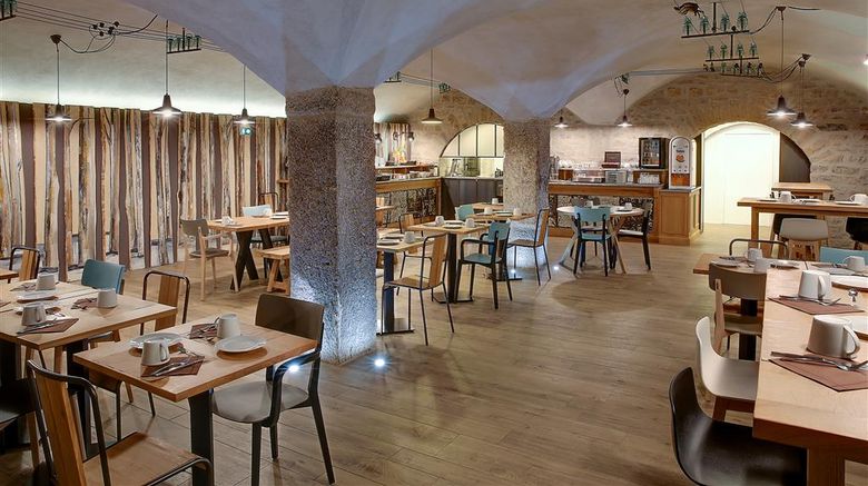 <b>Best Western Citadelle Besancon Restaurant</b>. Images powered by <a href="https://iceportal.shijigroup.com/" title="IcePortal" target="_blank">IcePortal</a>.