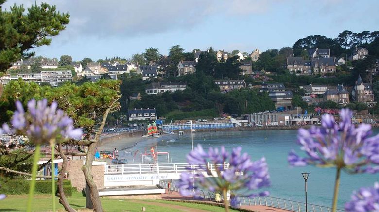 Best Western Les Bains de Perros-Guirec Exterior. Images powered by <a href="https://iceportal.shijigroup.com" target="_blank" rel="noopener">Ice Portal</a>.