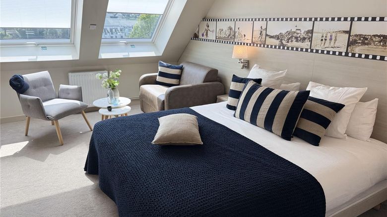 <b>Best Western Les Bains de Perros-Guirec Room</b>. Images powered by <a href="https://iceportal.shijigroup.com/" title="IcePortal" target="_blank">IcePortal</a>.
