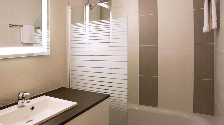 <b>Best Western Auray Le Loch Room</b>. Images powered by <a href="https://iceportal.shijigroup.com/" title="IcePortal" target="_blank">IcePortal</a>.
