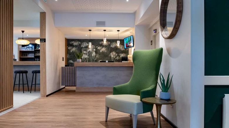 <b>Best Western Auray Le Loch Lobby</b>. Images powered by <a href="https://iceportal.shijigroup.com/" title="IcePortal" target="_blank">IcePortal</a>.