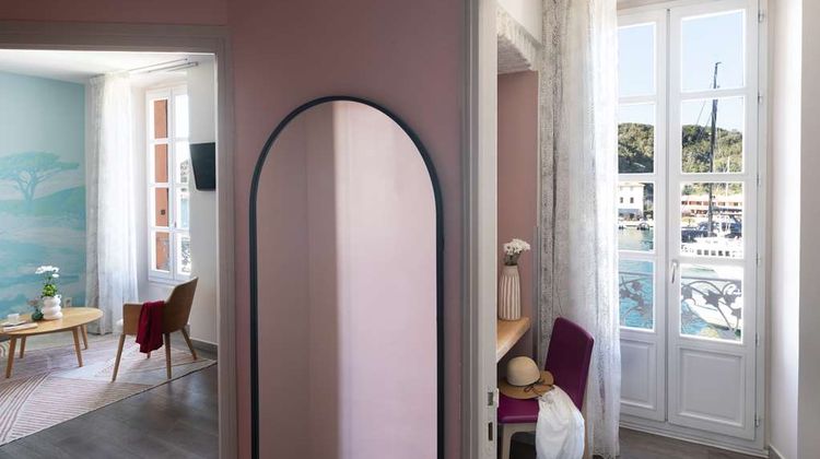Best Western Hotel du Roy D'Aragon Room