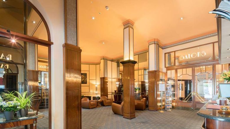<b>Best Western Plus Hotel Mirabeau Lobby</b>. Images powered by <a href="https://iceportal.shijigroup.com/" title="IcePortal" target="_blank">IcePortal</a>.