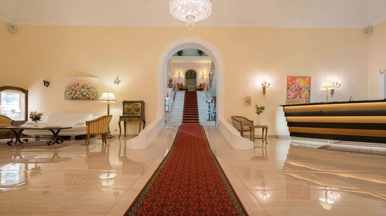 <b>Best Western Hotel Bellevue au Lac Lobby</b>. Images powered by <a href="https://iceportal.shijigroup.com/" title="IcePortal" target="_blank">IcePortal</a>.