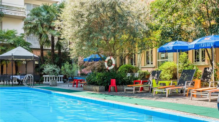 Best Western Hotel Bellevue au Lac Pool