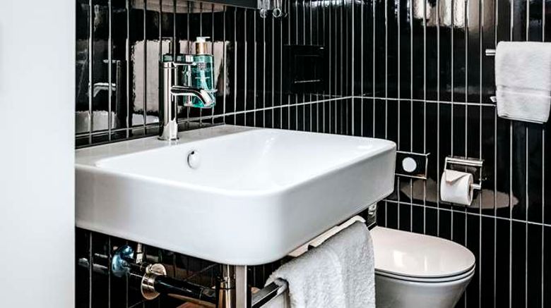 <b>Best Western Plus Hotel Bern Room</b>. Images powered by <a href="https://iceportal.shijigroup.com/" title="IcePortal" target="_blank">IcePortal</a>.