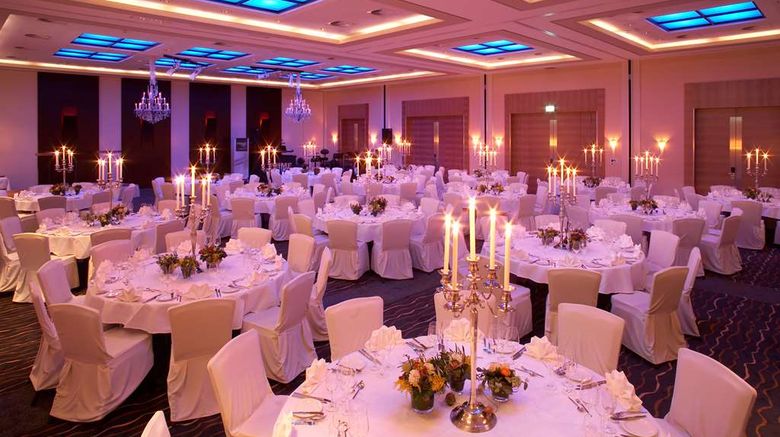 <b>Best Western Plus Arosa Hotel Ballroom</b>. Images powered by <a href="https://iceportal.shijigroup.com/" title="IcePortal" target="_blank">IcePortal</a>.