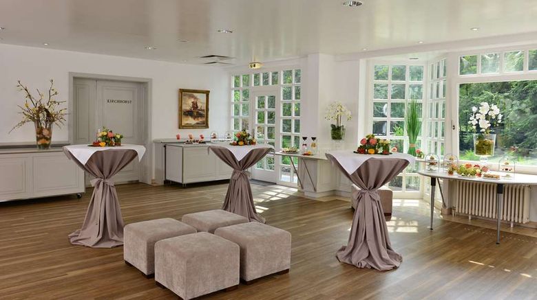 <b>Best Western Hotel der Foehrenhof Meeting</b>. Images powered by <a href="https://iceportal.shijigroup.com/" title="IcePortal" target="_blank">IcePortal</a>.