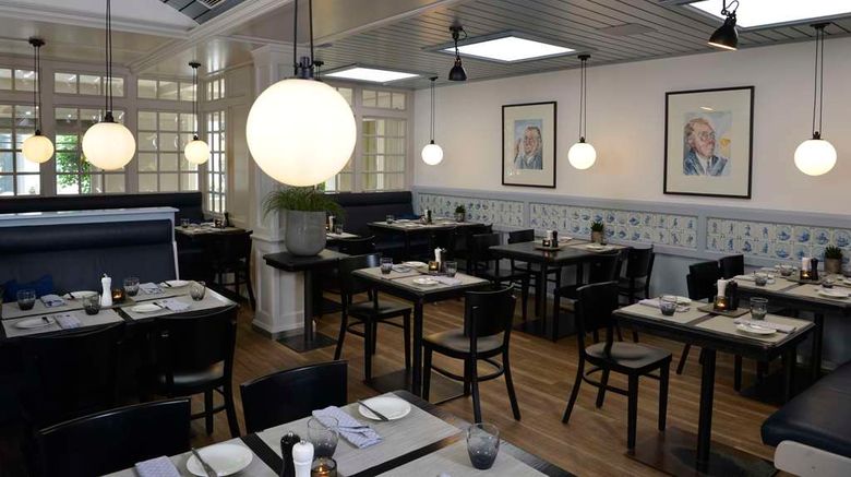 <b>Best Western Premier Parkhotel Kronsberg Restaurant</b>. Images powered by <a href="https://iceportal.shijigroup.com/" title="IcePortal" target="_blank">IcePortal</a>.