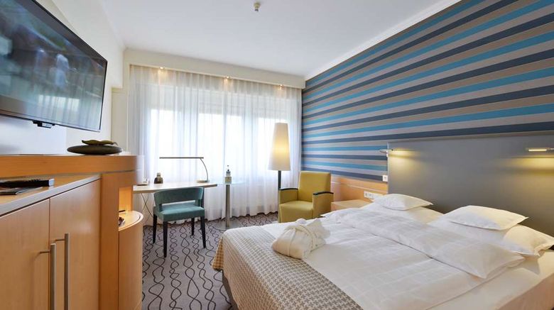<b>Best Western Premier Parkhotel Kronsberg Room</b>. Images powered by <a href="https://iceportal.shijigroup.com/" title="IcePortal" target="_blank">IcePortal</a>.