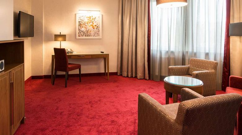 <b>Best Western Plus Hotel St. Raphael Room</b>. Images powered by <a href="https://iceportal.shijigroup.com/" title="IcePortal" target="_blank">IcePortal</a>.