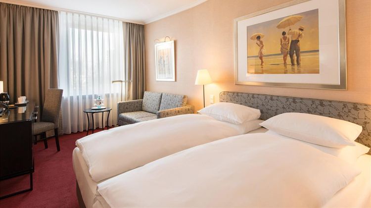 Best Western Plus Hotel St. Raphael Room