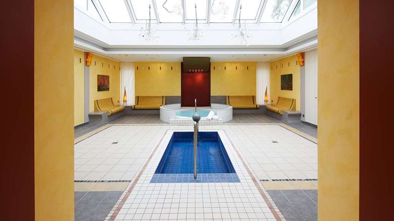 <b>Best Western Premier Park Hotel & Spa Pool</b>. Images powered by <a href="https://iceportal.shijigroup.com/" title="IcePortal" target="_blank">IcePortal</a>.