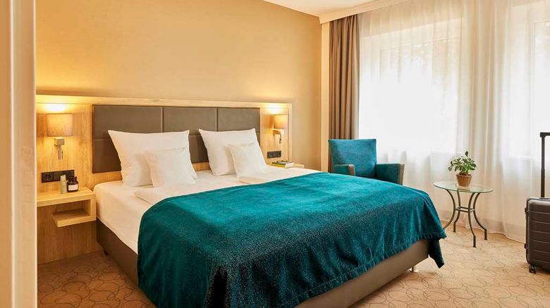 <b>Best Western Premier Alsterkrug Hotel Room</b>. Images powered by <a href="https://iceportal.shijigroup.com/" title="IcePortal" target="_blank">IcePortal</a>.