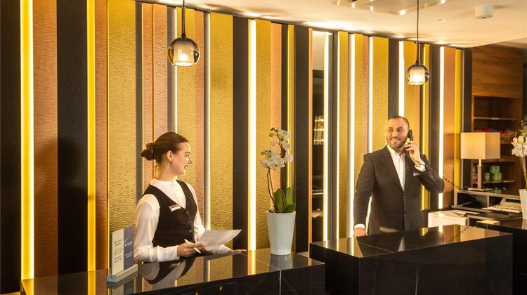 Best Western Plus Delta Park Hotel Lobby