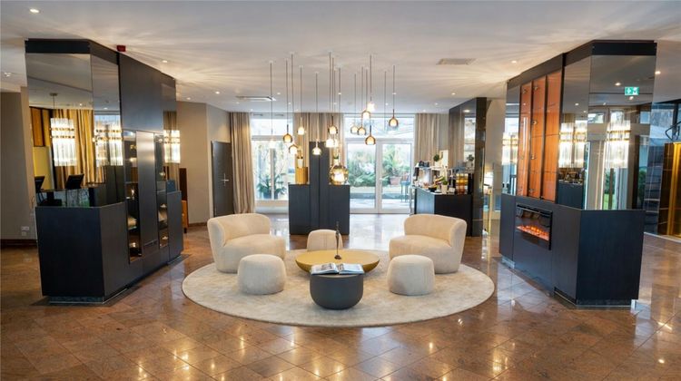 Best Western Plus Delta Park Hotel Lobby