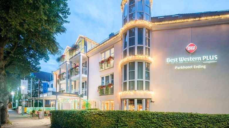 <b>Best Western Plus Parkhotel Erding Exterior</b>. Images powered by <a href="https://iceportal.shijigroup.com/" title="IcePortal" target="_blank">IcePortal</a>.