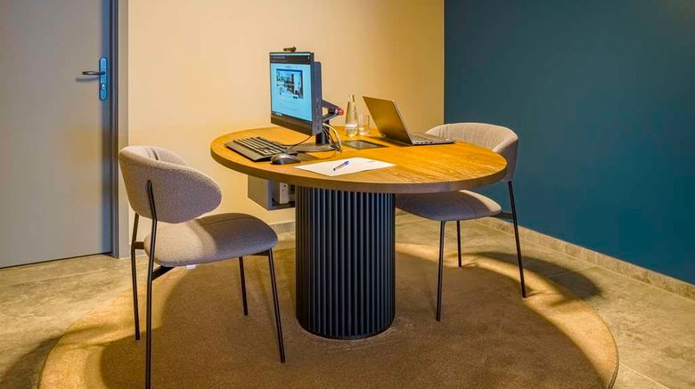 <b>Best Western Hotel Kantstrasse Berlin Lobby</b>. Images powered by <a href="https://iceportal.shijigroup.com/" title="IcePortal" target="_blank">IcePortal</a>.