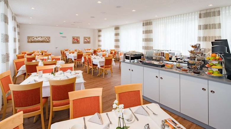 <b>Best Western Blankenburg Hotel Restaurant</b>. Images powered by <a href="https://iceportal.shijigroup.com/" title="IcePortal" target="_blank">IcePortal</a>.