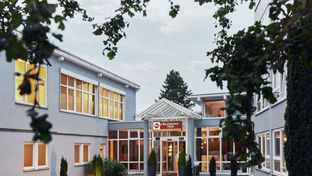 Scotty + Emily Hotel Ulm Sure Hotel Coll