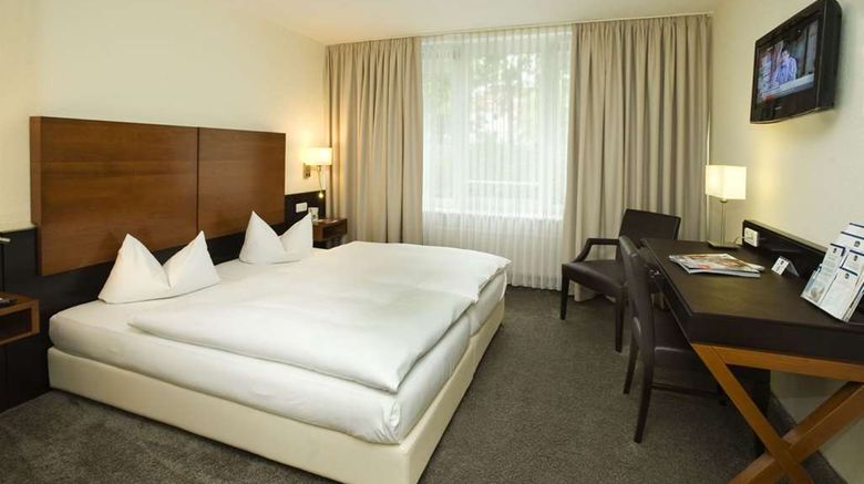 <b>Scotty + Emily Hotel Ulm Sure Hotel Coll Room</b>. Images powered by <a href="https://iceportal.shijigroup.com/" title="IcePortal" target="_blank">IcePortal</a>.