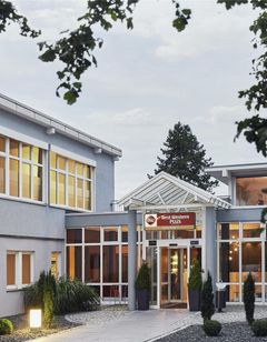 Scotty + Emily Hotel Ulm Sure Hotel Coll