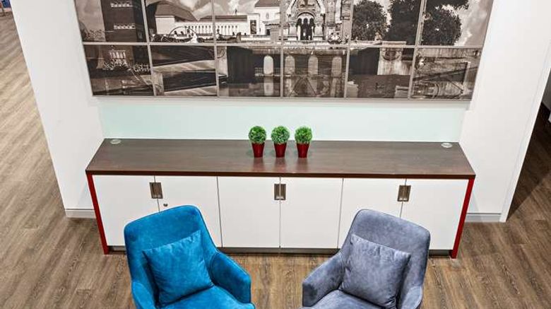 <b>Best Western Hotel Darmstadt Lobby</b>. Images powered by <a href="https://iceportal.shijigroup.com/" title="IcePortal" target="_blank">IcePortal</a>.