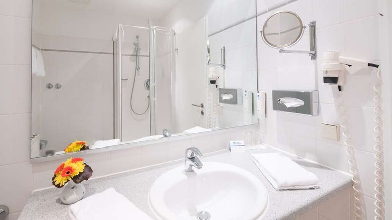 <b>Best Western Hotel Geheimer Rat Room</b>. Images powered by <a href="https://iceportal.shijigroup.com/" title="IcePortal" target="_blank">IcePortal</a>.