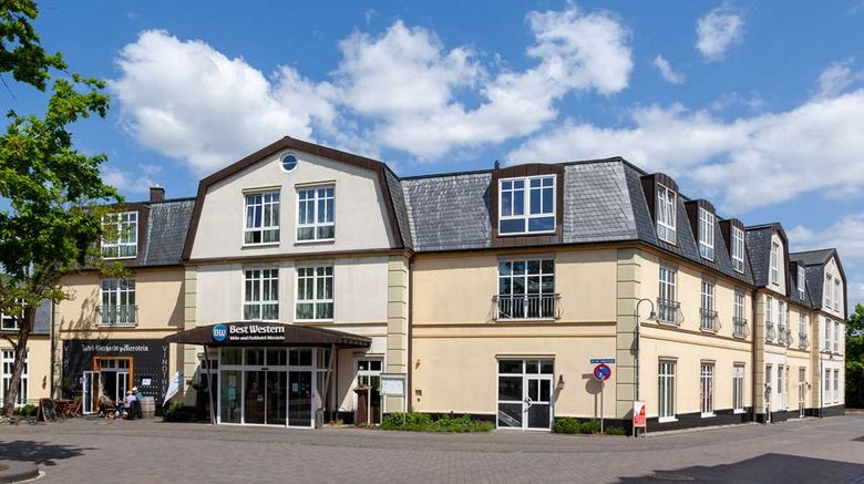 <b>Best Western Wein-Und Parkhotel Exterior</b>. Images powered by <a href="https://iceportal.shijigroup.com/" title="IcePortal" target="_blank">IcePortal</a>.