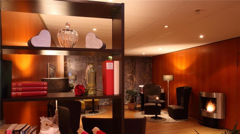 <b>Best Western Hotel Rosenau Lobby</b>. Images powered by <a href="https://iceportal.shijigroup.com/" title="IcePortal" target="_blank">IcePortal</a>.