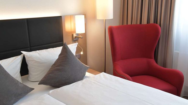 <b>Best Western Queens Hotel Room</b>. Images powered by <a href="https://iceportal.shijigroup.com/" title="IcePortal" target="_blank">IcePortal</a>.