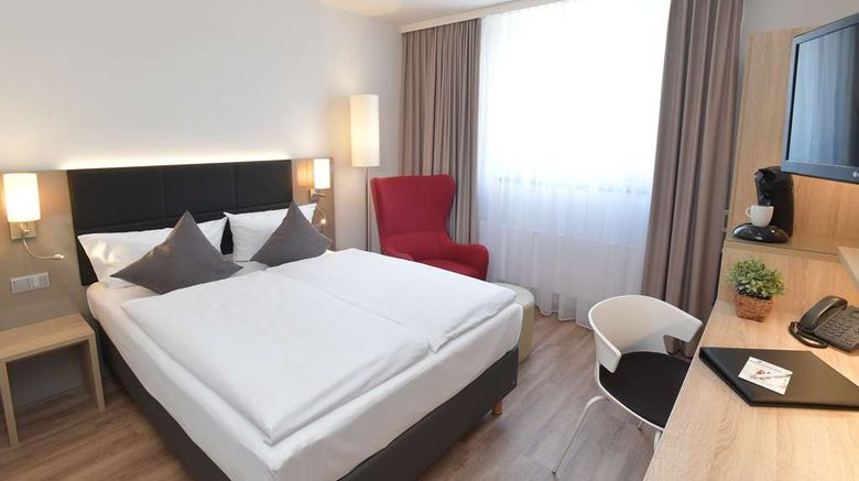 <b>Best Western Queens Hotel Room</b>. Images powered by <a href="https://iceportal.shijigroup.com/" title="IcePortal" target="_blank">IcePortal</a>.