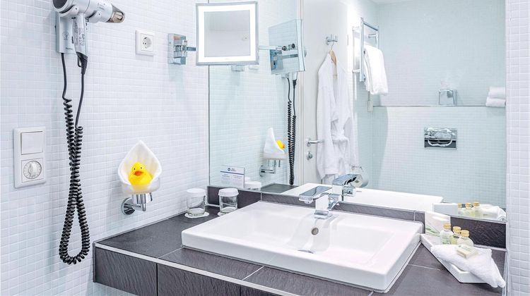 Best Western Macrander Hotel Room