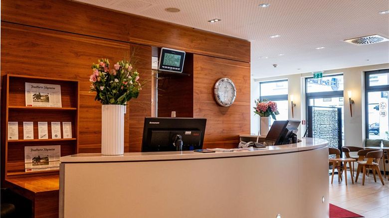 <b>Best Western Hotel Nuernberg City West Lobby</b>. Images powered by <a href="https://iceportal.shijigroup.com/" title="IcePortal" target="_blank">IcePortal</a>.