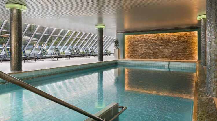 Best Western Premier Parkhotel Bad Merge Pool