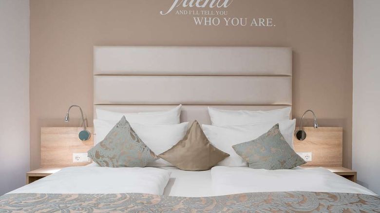 <b>Best Western Hotel Lamm Room</b>. Images powered by <a href="https://iceportal.shijigroup.com/" title="IcePortal" target="_blank">IcePortal</a>.