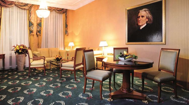 Best Western Premier Grand Hotel Room