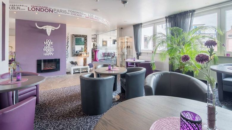 <b>Best Western City Hotel Pirmasens Lobby</b>. Images powered by <a href="https://iceportal.shijigroup.com/" title="IcePortal" target="_blank">IcePortal</a>.