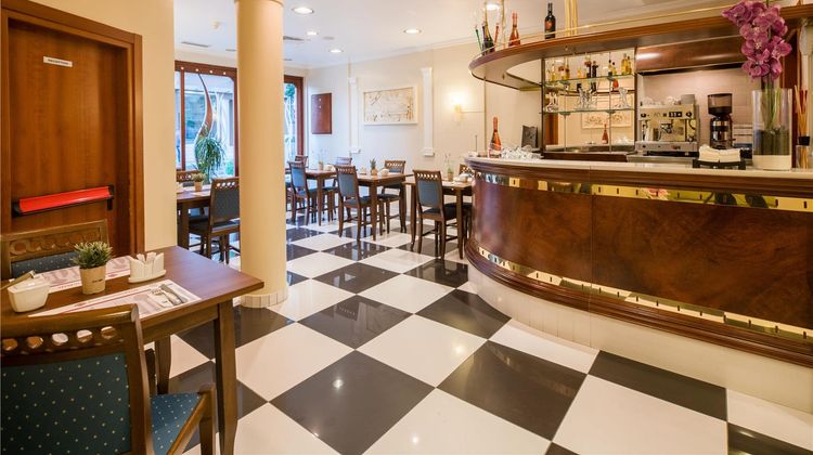 Best Western Plus Grand Htl Victor Hugo Restaurant