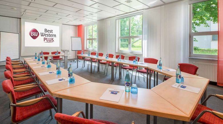 <b>Best Western Plus Hotel Fellbach Meeting</b>. Images powered by <a href="https://iceportal.shijigroup.com/" title="IcePortal" target="_blank">IcePortal</a>.