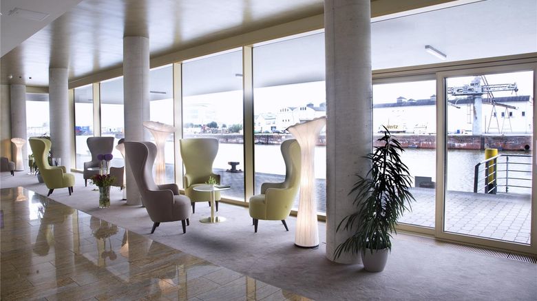 <b>Best Western Plus Hotel Bremerhaven Lobby</b>. Images powered by <a href="https://iceportal.shijigroup.com/" title="IcePortal" target="_blank">IcePortal</a>.