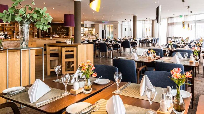 <b>Best Western Plus iO Hotel Restaurant</b>. Images powered by <a href="https://iceportal.shijigroup.com/" title="IcePortal" target="_blank">IcePortal</a>.