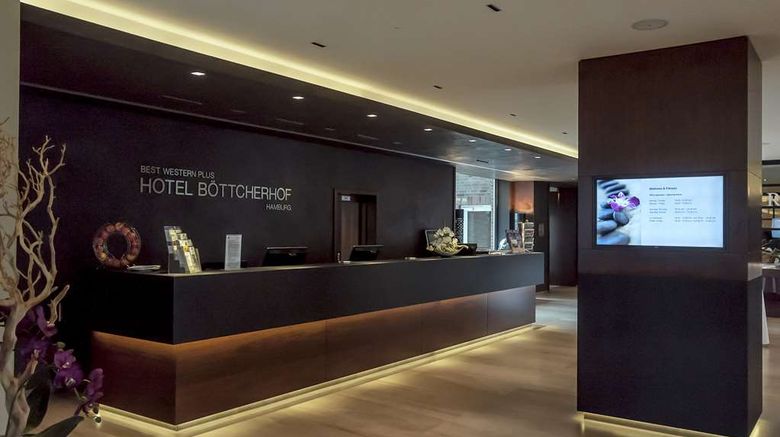 <b>Best Western Plus Hotel Boettcherhof Lobby</b>. Images powered by <a href="https://iceportal.shijigroup.com/" title="IcePortal" target="_blank">IcePortal</a>.