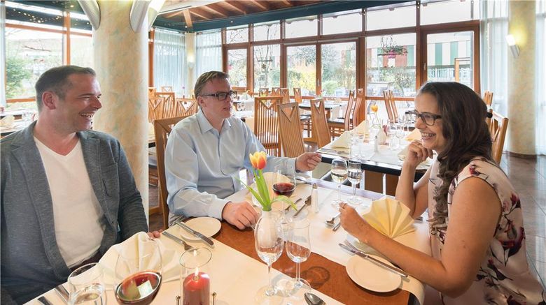 <b>Best Western Plus Kurhotel Restaurant</b>. Images powered by <a href="https://iceportal.shijigroup.com/" title="IcePortal" target="_blank">IcePortal</a>.