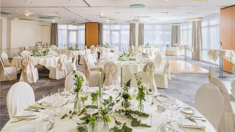 <b>Best Western Plus Kurhotel Ballroom</b>. Images powered by <a href="https://iceportal.shijigroup.com/" title="IcePortal" target="_blank">IcePortal</a>.