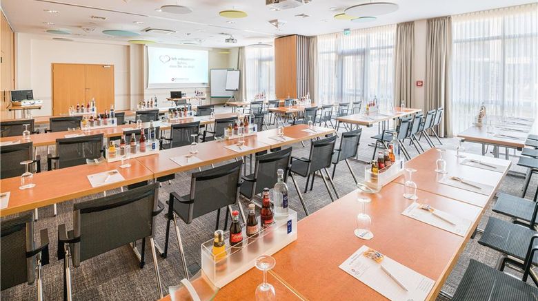 <b>Best Western Plus Kurhotel Meeting</b>. Images powered by <a href="https://iceportal.shijigroup.com/" title="IcePortal" target="_blank">IcePortal</a>.