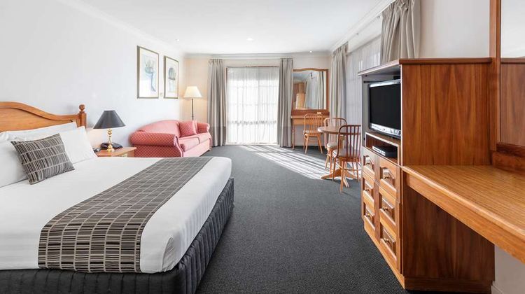 Best Western Ambassador Inn Room